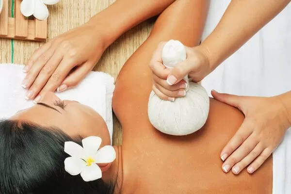 Discover the Ultimate Detox Spa Experience for Health and Wellness Hot-herbal-therapy-600x400