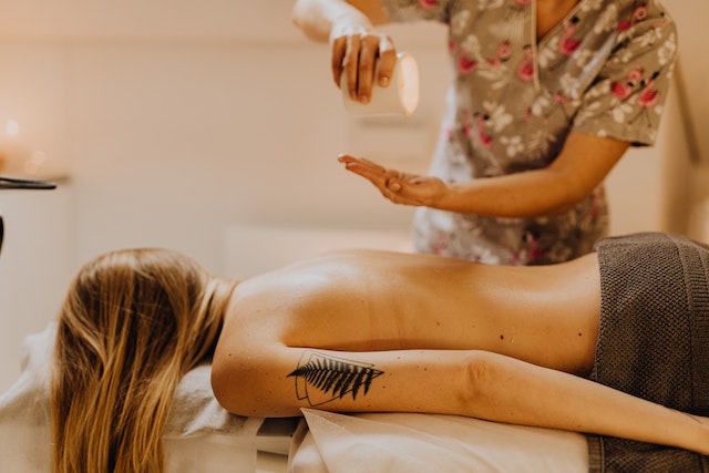 5 Back Massage Tips & Techniques - Summer Elisabeth Day Spa
